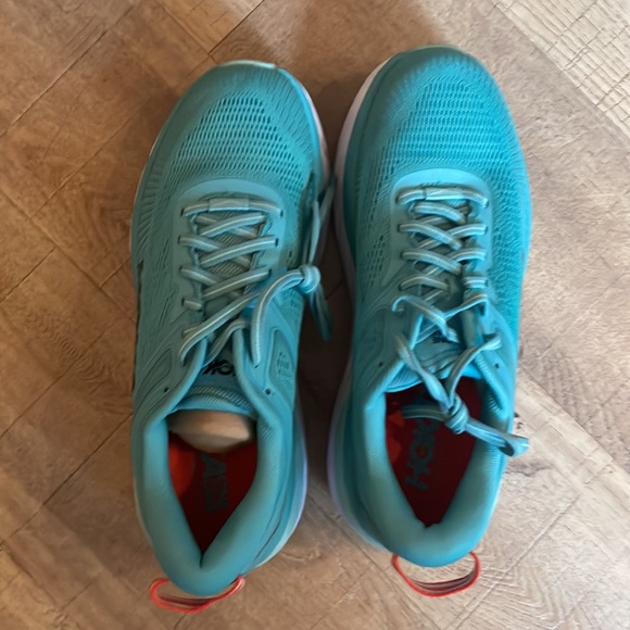 HOKA ONE ONE CLIFTONS 8.5 NEW - Picture 3 of 7